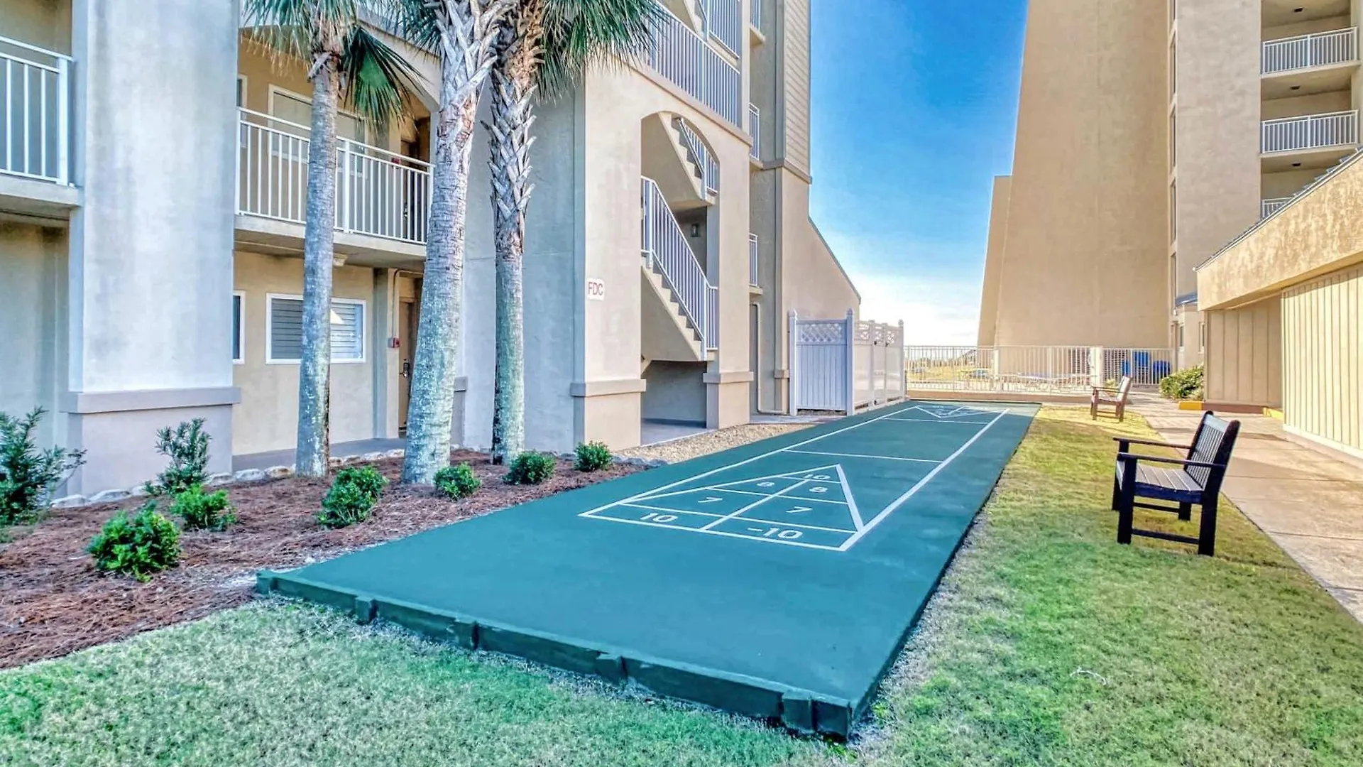 Beach House Condominiums B604 - Beachfront With Pool, Wifi, & Beach Service Destin United States