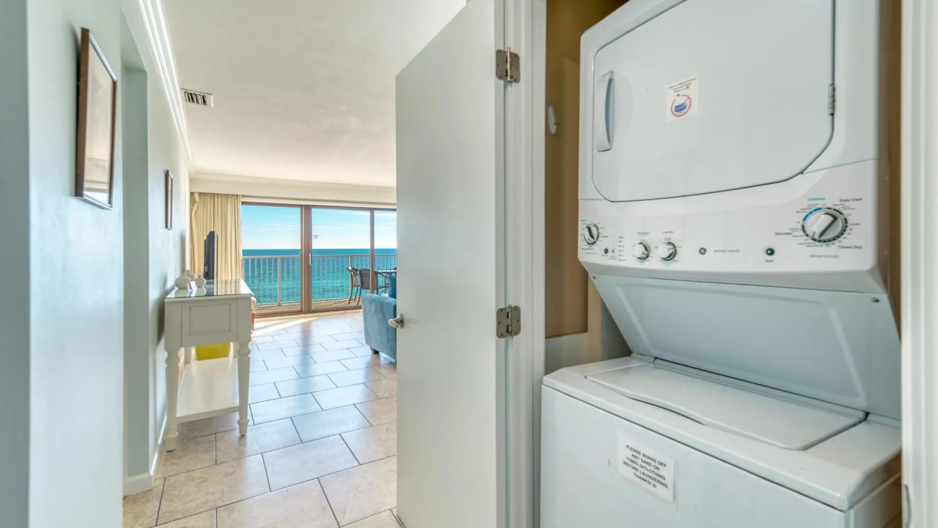 Beach House Condominiums B604 - Beachfront With Pool, Wifi, & Beach Service Destin Apartment