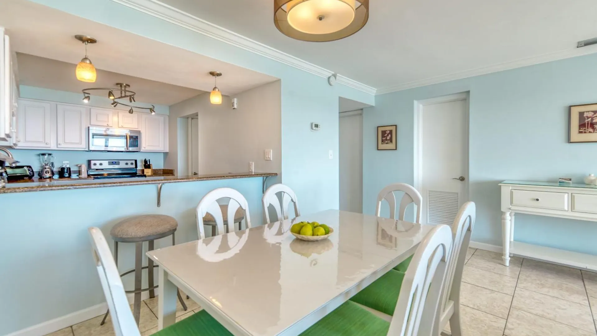 Beach House Condominiums B604 - Beachfront With Pool, Wifi, & Beach Service Destin Apartment